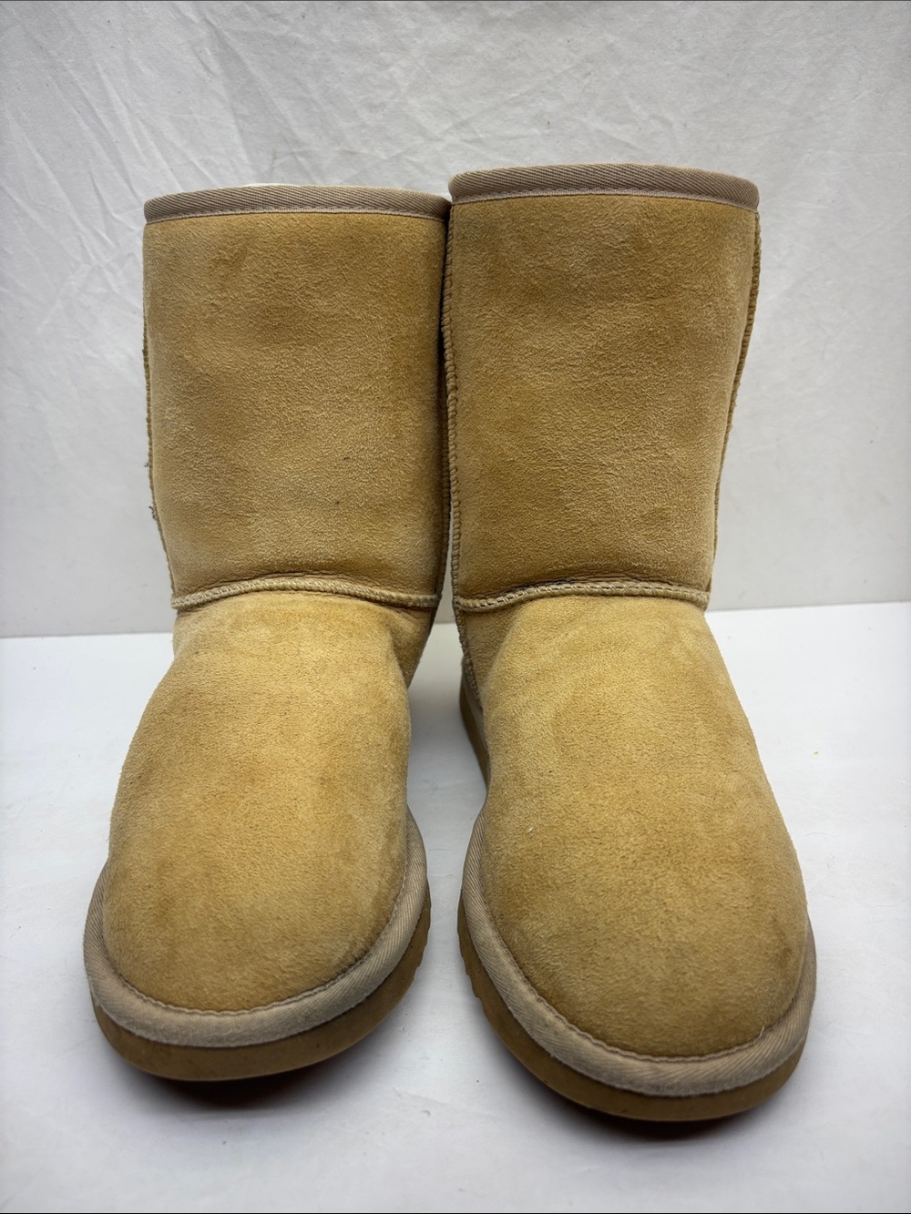 UGG Classic Short Boots beige, SZ 8, box 88